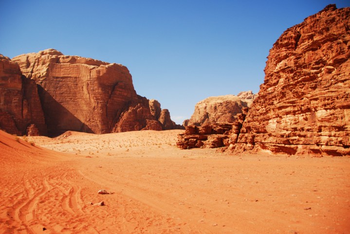Desertul-Wadi-Rum-vacanta